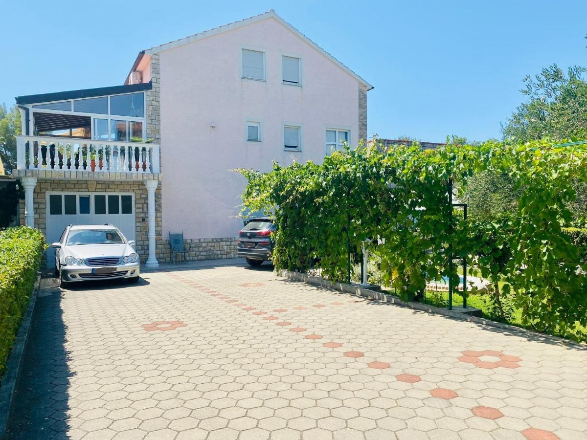 Villa Chiara Vodice Exteriör bild
